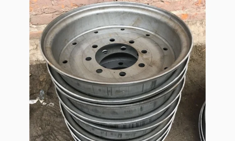 Диски на тракторный прицеп 2ПТС-4, КТУ - фото № 1