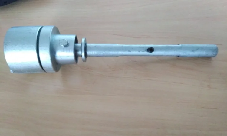 Вал с обоймой для бункера шнековой кормораздачи - фото № 2
