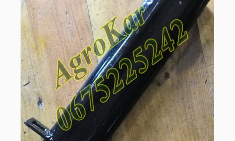 Тукопровод сошника металлический AA23112 Сеялка Джон Дир John Deere - фото № 1