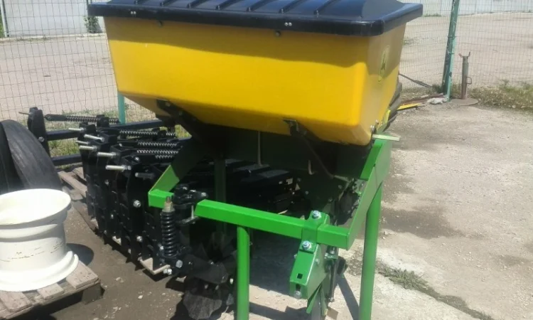 Система внесения минеральных удобрений сеялки John Deere, KINZE - фото № 1