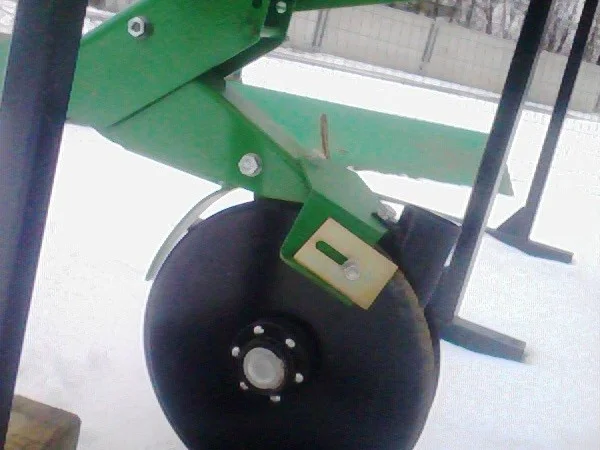 Система внесения минеральных удобрений сеялки John Deere, KINZE - фото № 10