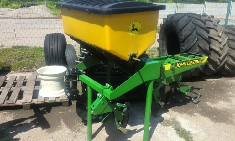 Система внесения минеральных удобрений сеялки John Deere - фото № 10