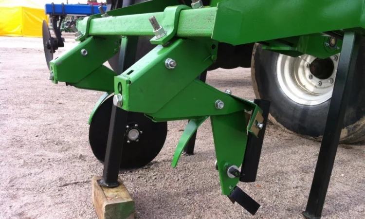 Система внесения минеральных удобрений сеялки John Deere, KINZE - фото № 2