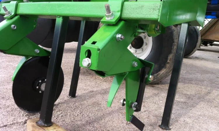 Система внесения минеральных удобрений сеялки John Deere, KINZE - фото № 5