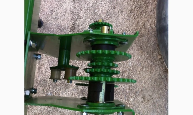 Система внесения минеральных удобрений сеялки John Deere, KINZE - фото № 9