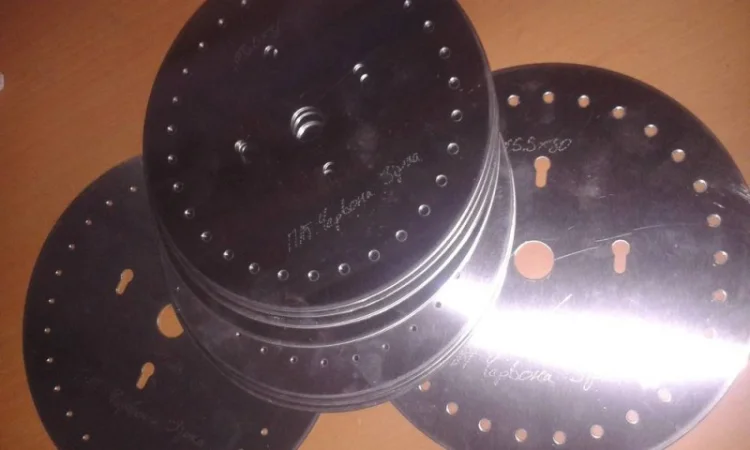 Диск высевающий УПС- 8 и 12 0.8и 1.2мм в ассортименте - фото № 2