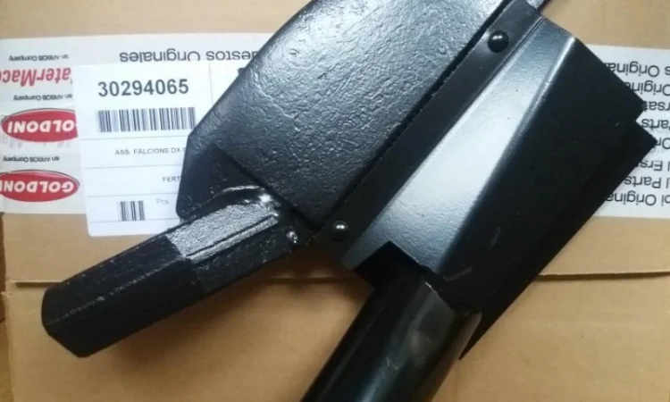 30294065 Сошник внесення добрив МатерМак, сівалки MS 4100 - фото № 1