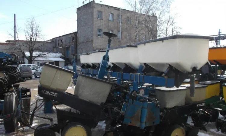 Туковая/туковысевающая система KINZE/Кинзе 2200, 2300, 2600, 2700, 3000, 3600, 3700, 3800 - фото № 6