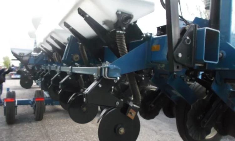 Туковая/туковысевающая система KINZE/Кинзе 2200, 2300, 2600, 2700, 3000, 3600, 3700, 3800 - фото № 7