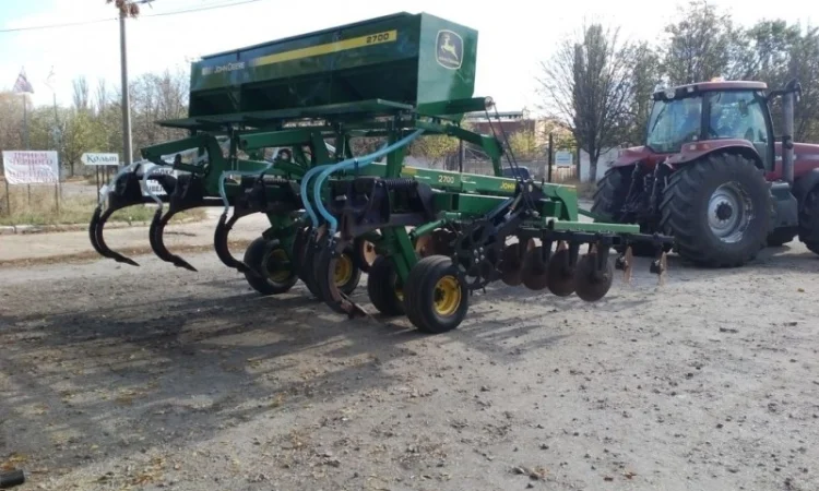 Система внесения сухих минеральных удобрений на глубокорыхлители - фото № 11