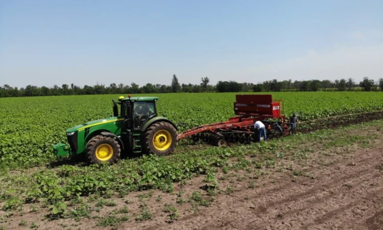 Система внесения сухих минеральных удобрений на глубокорыхлители - фото № 6