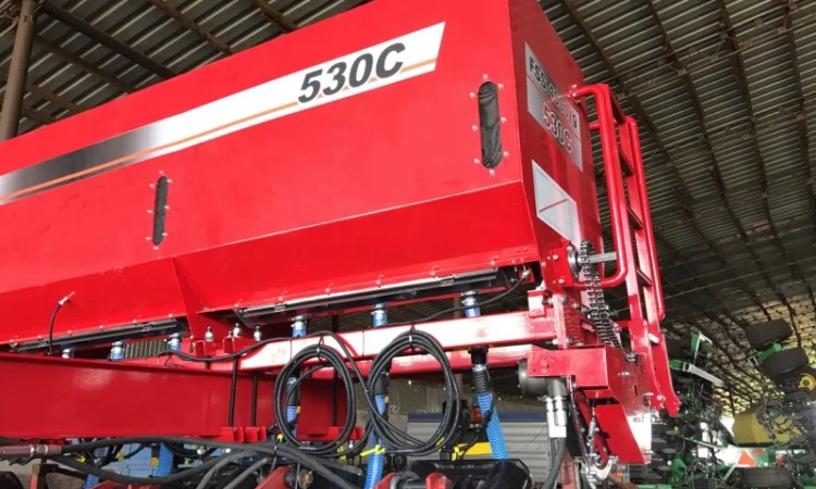 Система внесения сухих минеральных удобрений на глубокорыхлители - фото № 3