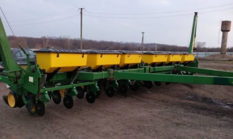 Туковая/туковысевающая система для пропашных сеялок John Deere 7000, 7200, 1770 - фото № 3