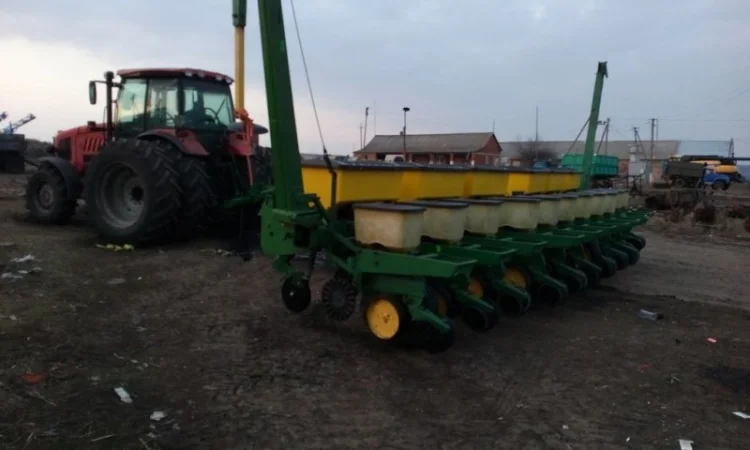 Туковая/туковысевающая система для пропашных сеялок John Deere 7000, 7200, 1770 - фото № 4
