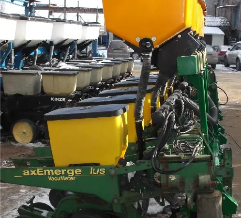 Туковысевающая система пропашных сеялок John Deere модели 1710 - фото № 1