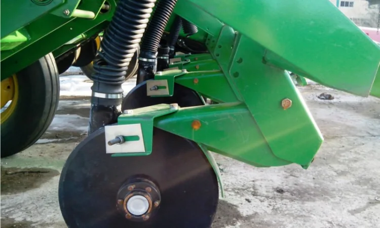 Туковый сошник в сборе John Deere, KINZE (AP2928, AA27458, AA57466) - фото № 2