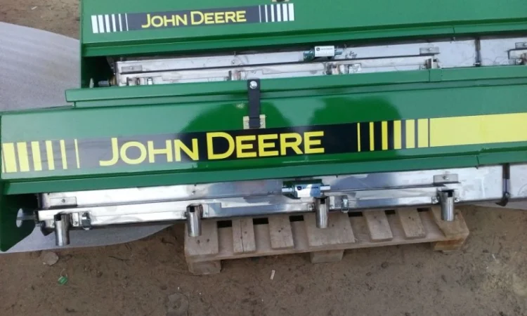 Туковые баки зерновых сеялок John Deere - фото № 2