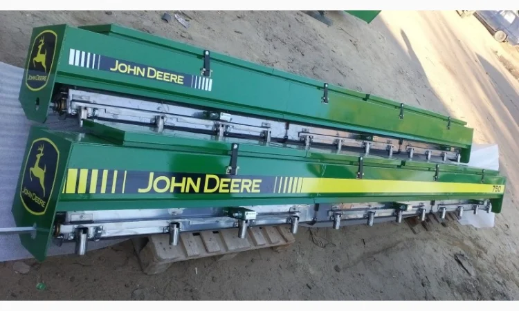 Туковые баки зерновых сеялок John Deere - фото № 4