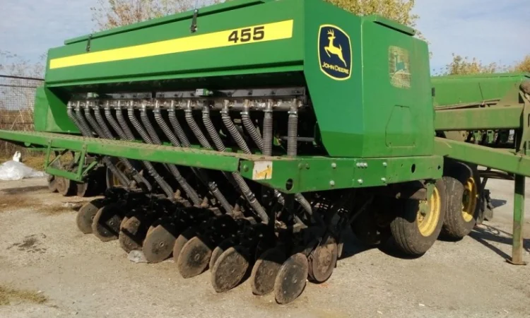 Туковые баки зерновых сеялок John Deere - фото № 5