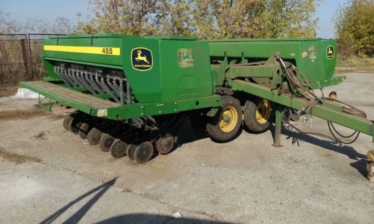 Туковые баки зерновых сеялок John Deere - фото № 6