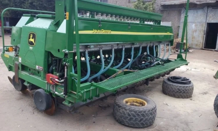 Туковые баки зерновых сеялок John Deere - фото № 8