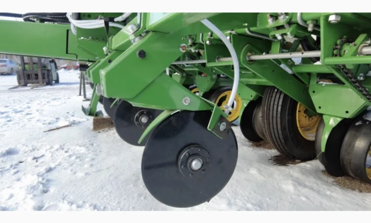 Туковый сошник/апликатор для минудобрений в сборе John Deere, KINZE - фото № 1