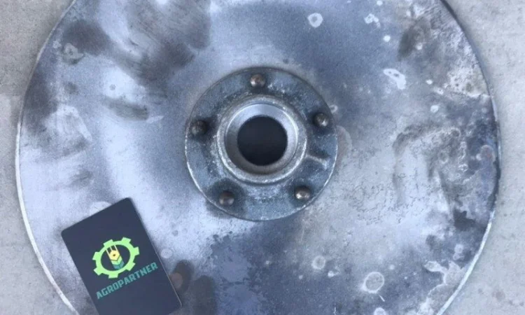 Диск сошника со ступицей Н 105.03.010-02 (сталь 3 и сталь 65) - фото № 1