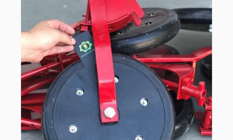 Прикатывающий каток (прикатывающее колесо СЗ) в сборе на сеялку СЗ - фото № 1