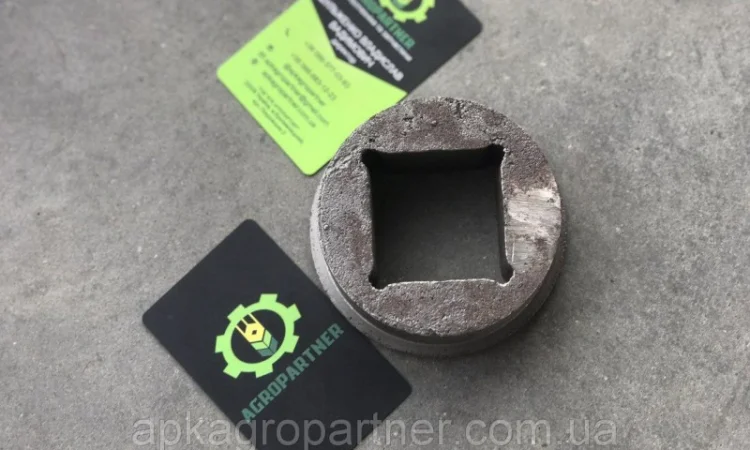 Вкладыш вала включения автомата (42х42мм) СЗГ 00.107 вторичного вала подъема сошников - фото № 1