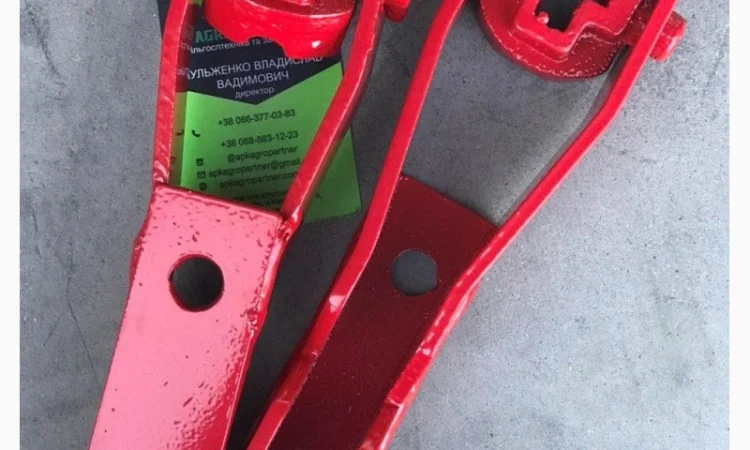 Вилка подъёма сошника с вкладышем СЗГ 00.144 точного литья (сухарь) в порошковой покраске - фото № 2