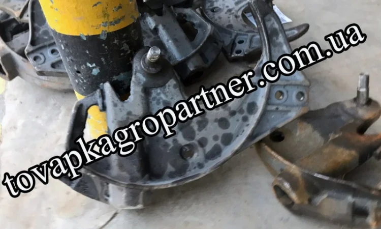 Корпус сошника H 105.03.020-05 обычный с осями. Запчасти СЗ - фото № 1