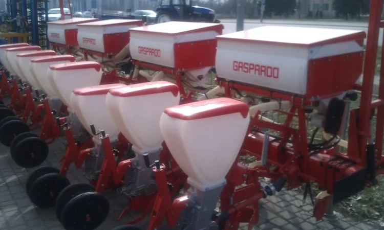 Гайка F01240024 крышки высевающего аппарата сеялки Gaspardo - фото № 1