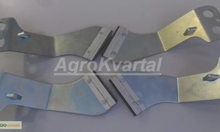 GA5220050 Чистик внутр. Левый VIDIA SX + GA5220310 Чистик внутр.Правый VIDIA SX На сеялки - фото № 1
