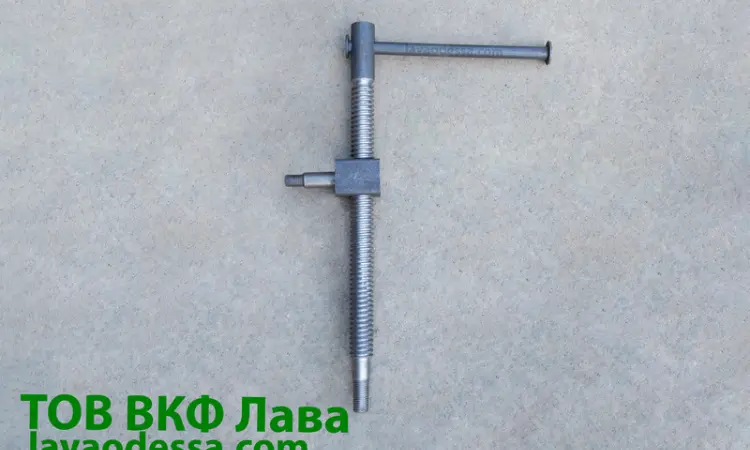 Гвинт ПЛН 04.040(06.616) з гайкою(проточка на гайці під квадрат 40х40) - фото № 1