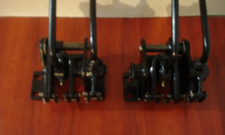 Рычаги управления экскаватора. Для ЭО 2621 и БОРЭКС - фото № 1