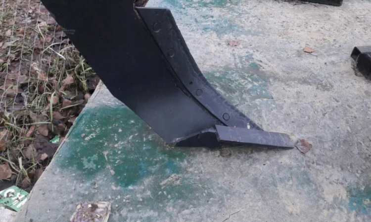 Стойка Параплау Пароплава глубокорыхлителя на ПЛН - фото № 1