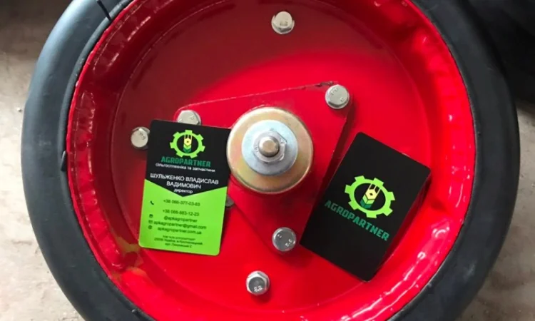 Колесо КРН 46.090-Т с бандажом атмосферного давления - фото № 1