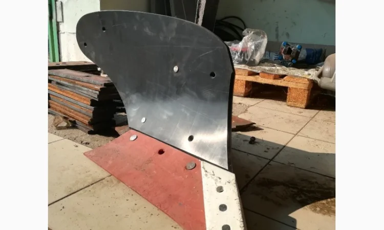 Отвал для плуга ПЛН 3, 35 (5, 35) (пластик Текрон) - фото № 1