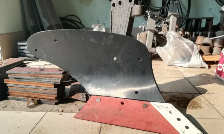 Отвал для плуга ПЛН 3, 35 (5, 35) (пластик Текрон) - фото № 2