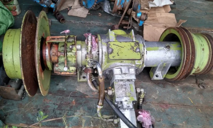 Продам для косилки Е-303 Fortschritt редуктор з гідронасосами та багато запчастин - фото № 4