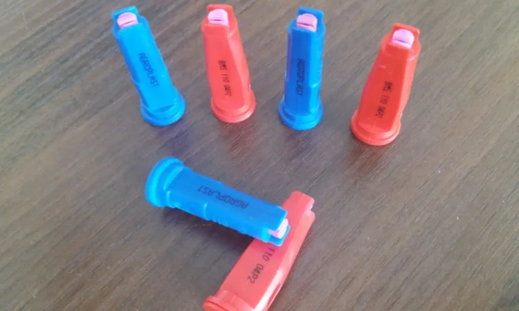 Двухструйный распылитель фирмы Agroplast - фото № 2