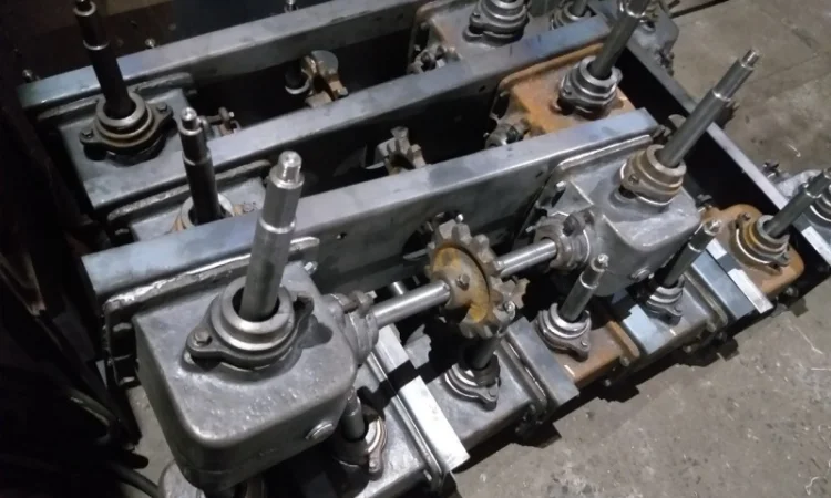 Редуктор живлення ЗМ-60, (живильник ЗМ, питатель ЗМ, кришка з редукторами ЗП 02.300) - фото № 2