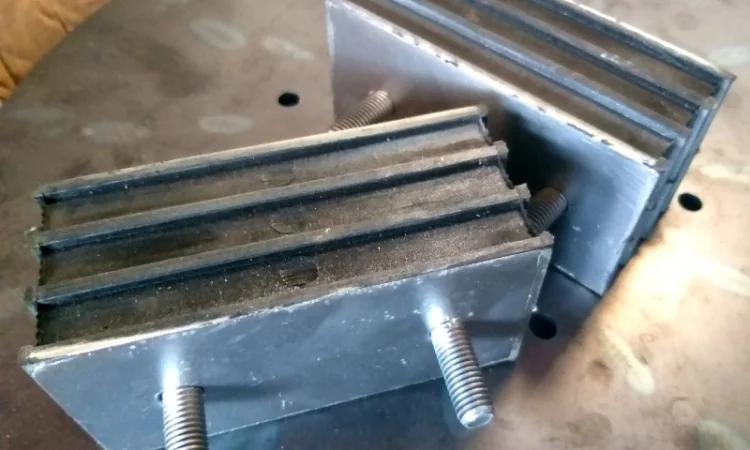 Подушка амортизаційна гумово-металева Петкус К531, К541, К218 - фото № 1