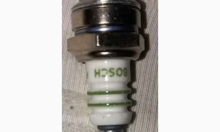 Свеча зажигания Bosch Germany для бензопил - фото № 1