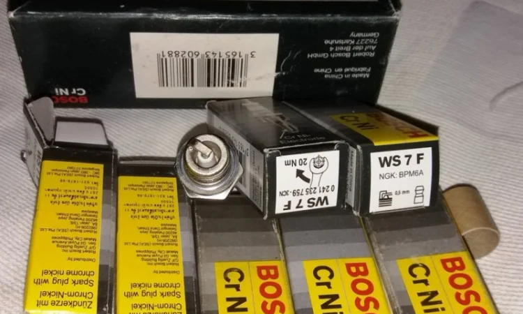 Свеча зажигания Bosch Germany для бензопил - фото № 5