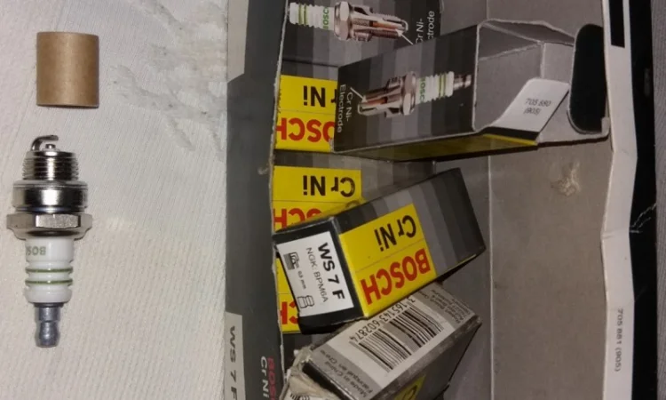 Свеча зажигания Bosch Germany для бензопил - фото № 6