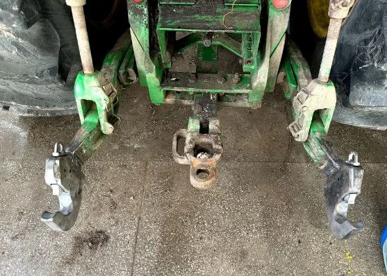 Тяга задньої навіски Ремонт нижних рычагов навески John Deere RE292113 - фото № 3