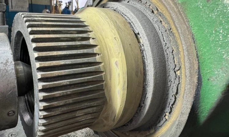 Кулаки поворотні трактора John Deere R135865 Відновлення, реставрація - фото № 1