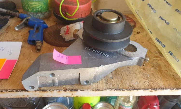 Устройство натяжное компрессора ЯМЗ (75110-3509300-000) 7511.3509300 - фото № 1