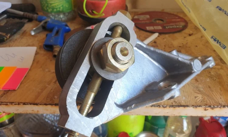 Устройство натяжное компрессора ЯМЗ (75110-3509300-000) 7511.3509300 - фото № 2